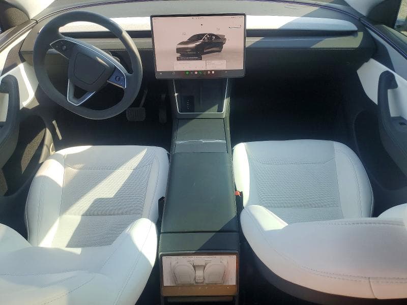 2026 TESLA MODEL Y 8