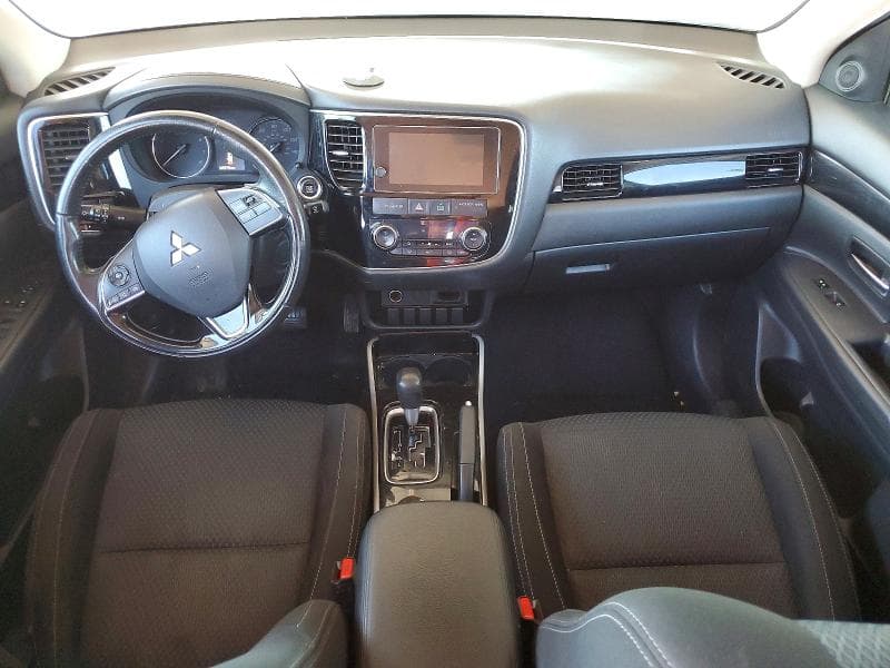 2017 MITSUBISHI OUTLANDER SE 8