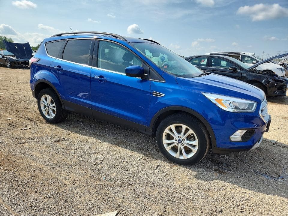 2017 FORD ESCAPE SE 4