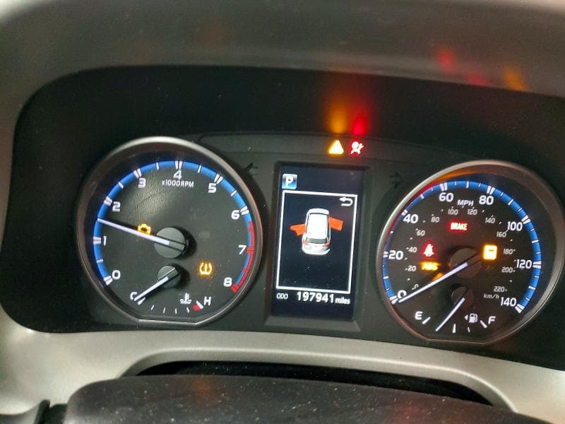 2018 TOYOTA RAV4 XLE 9