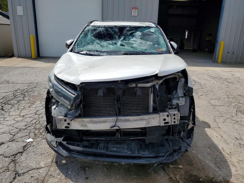 2019 TOYOTA HIGHLANDER SE 5