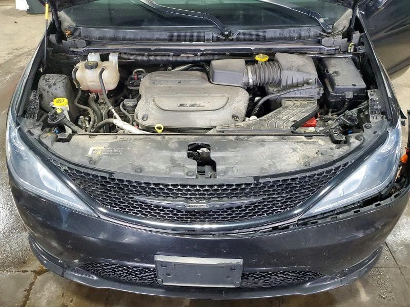 2019 CHRYSLER PACIFICA LIMITED 12
