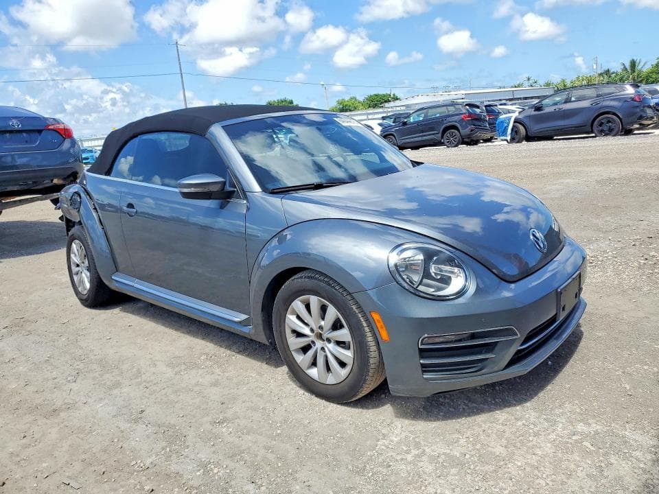 2018 VOLKSWAGEN BEETLE S 4