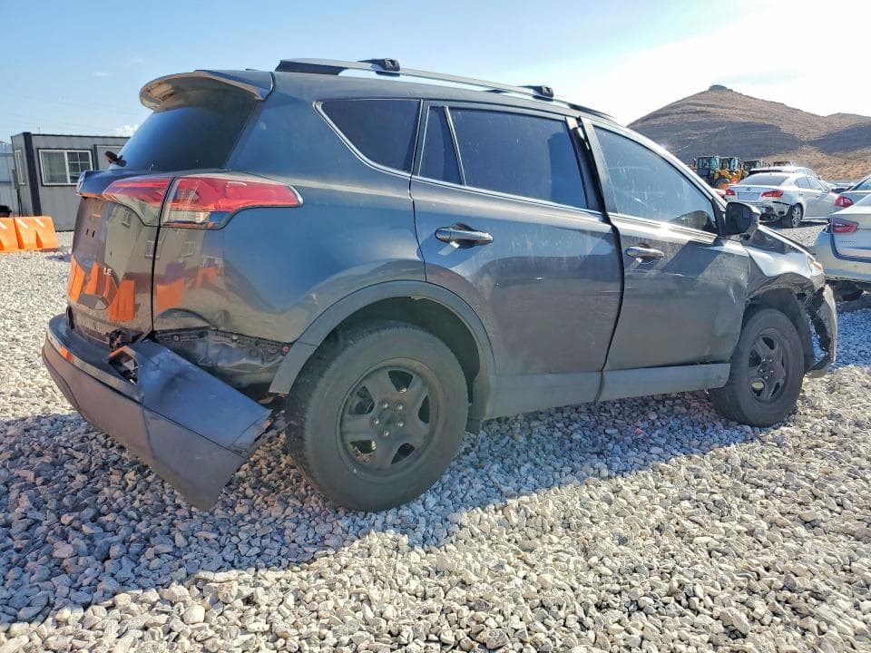 2018 TOYOTA RAV4 LE 3