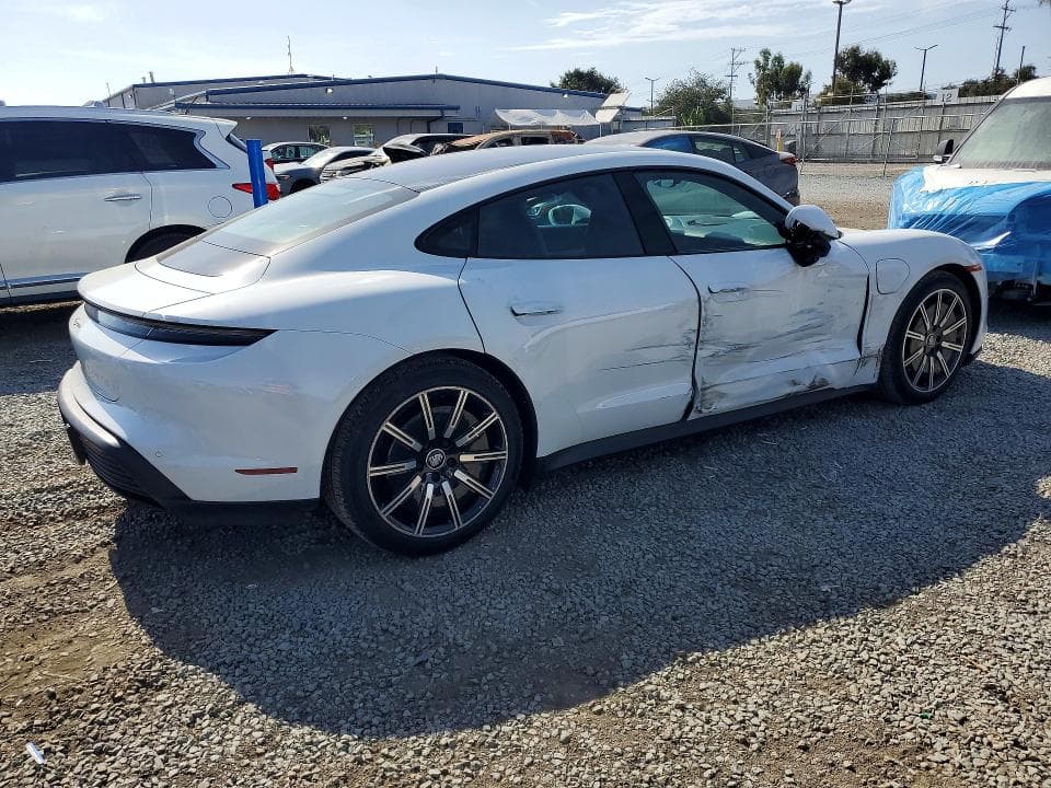 2021 PORSCHE TAYCAN 3
