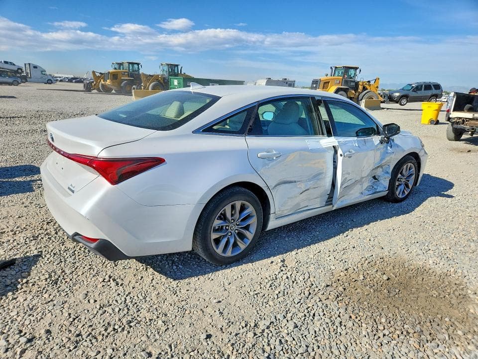 2020 TOYOTA AVALON XLE 3
