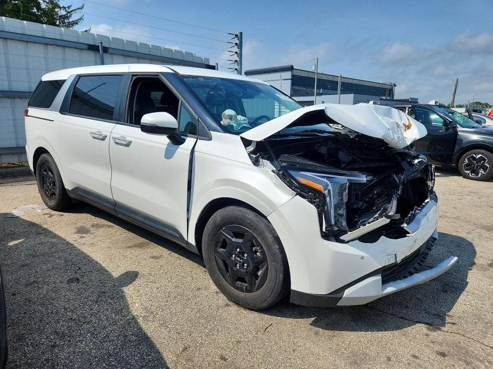 2025 KIA CARNIVAL LXS 4