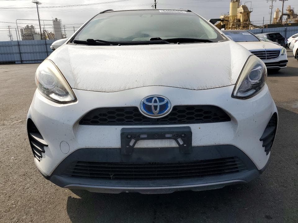 2018 TOYOTA PRIUS C TWO 5