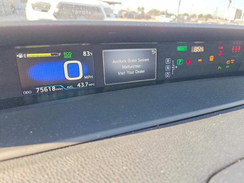 2018 TOYOTA PRIUS THREE TOURING 9