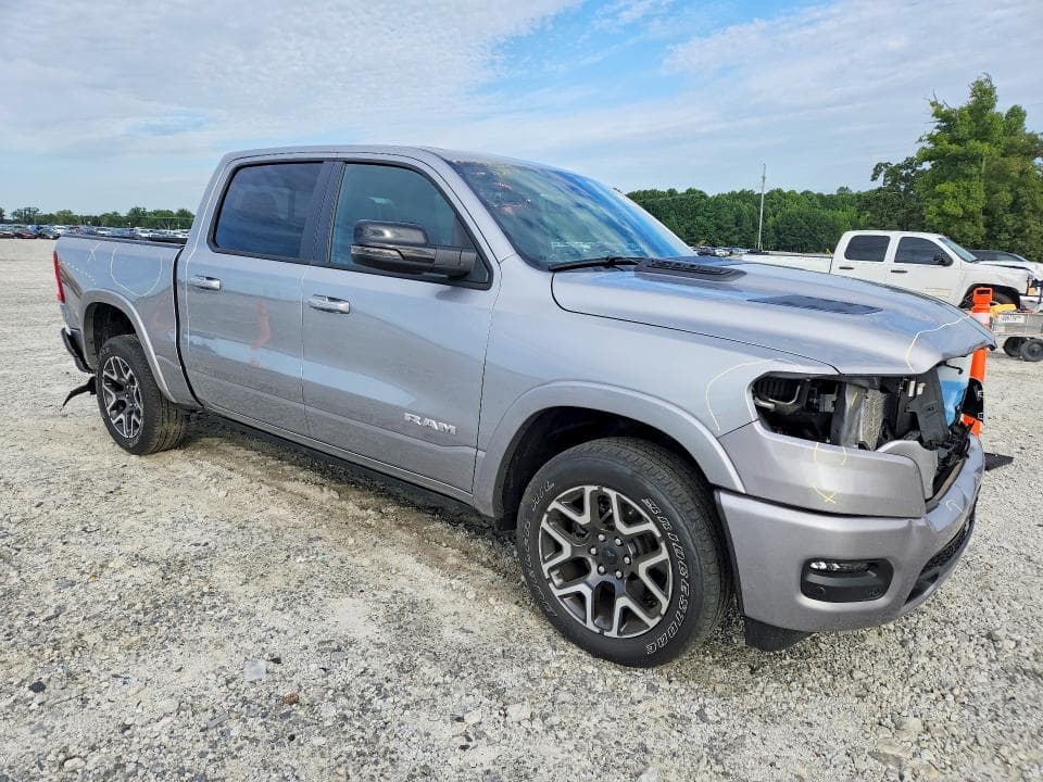 2025 RAM 1500 LARAMIE 4