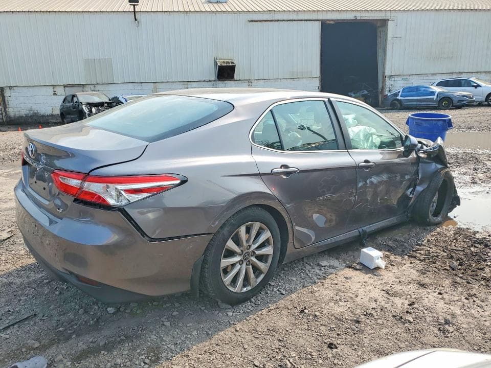 2018 TOYOTA CAMRY LE 3