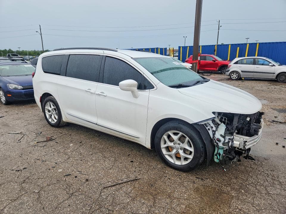 2017 CHRYSLER PACIFICA TOURING L 4