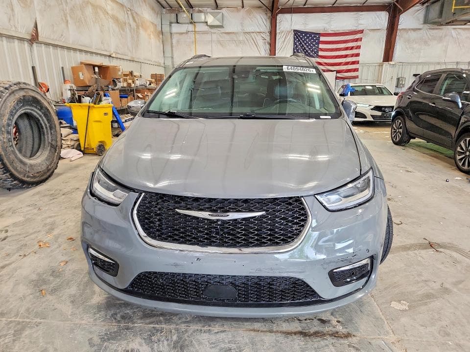 2022 CHRYSLER PACIFICA LIMITED 5