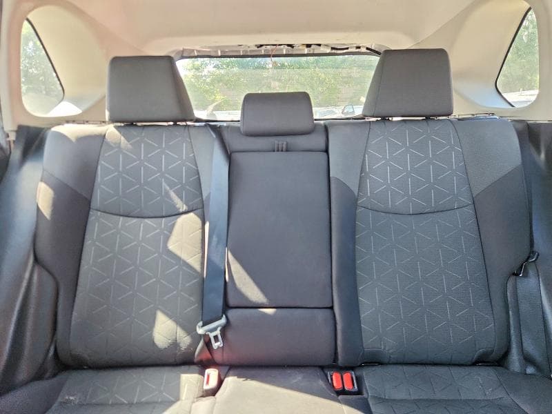 2020 TOYOTA RAV4 HYBRID XLE 10