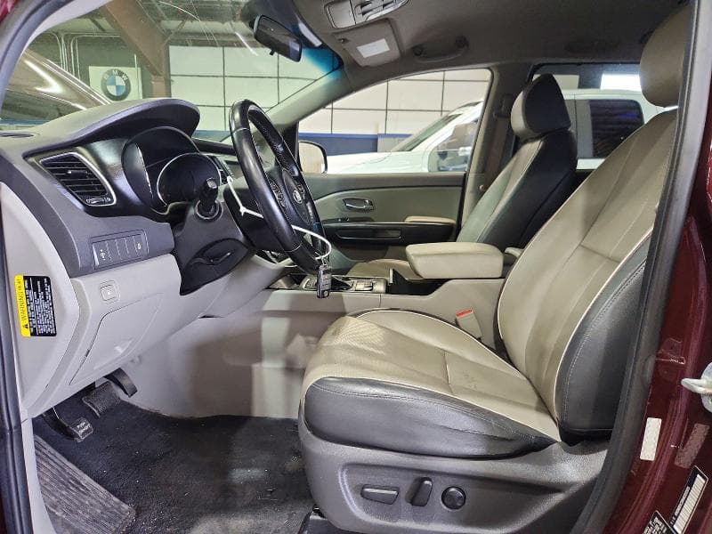 2017 KIA SEDONA LX 7