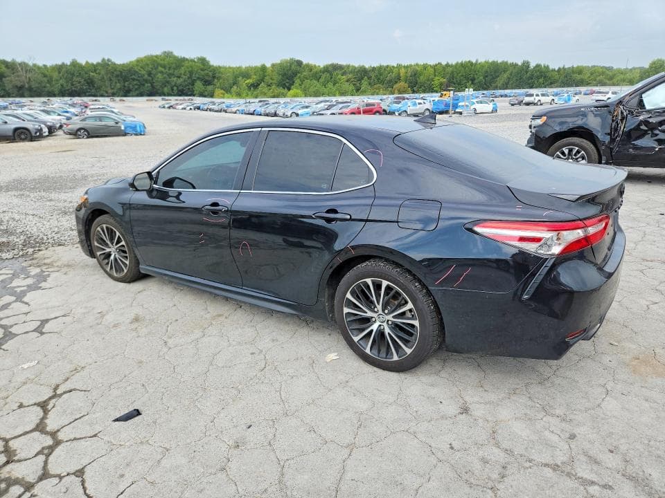 2019 TOYOTA CAMRY SE 2