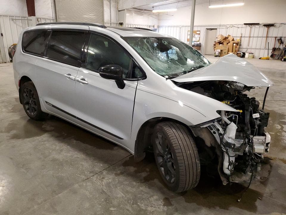 2026 CHRYSLER PACIFICA LIMITED 4