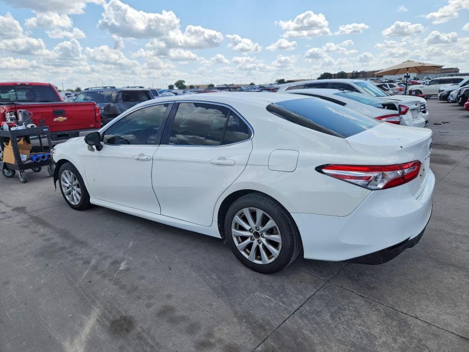2018 TOYOTA CAMRY LE 2