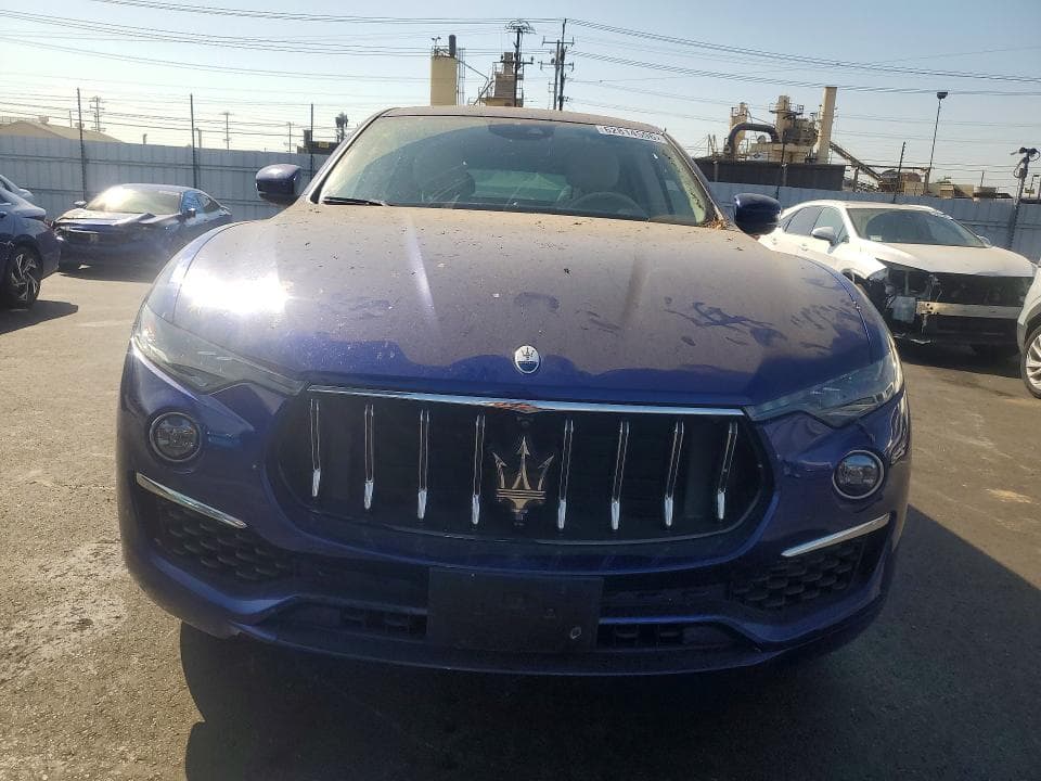 2022 MASERATI LEVANTE BASE/GT 5