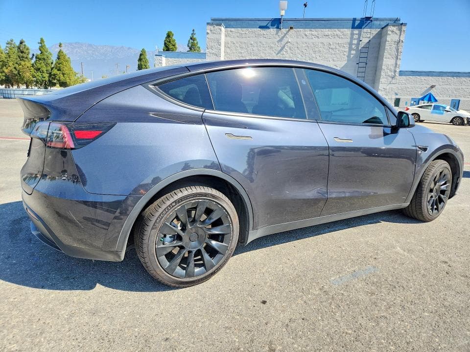 2025 TESLA MODEL Y 3