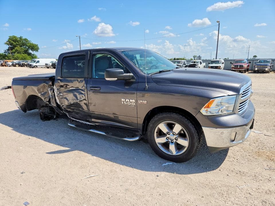 2019 RAM 1500 CLASSIC SLT 4