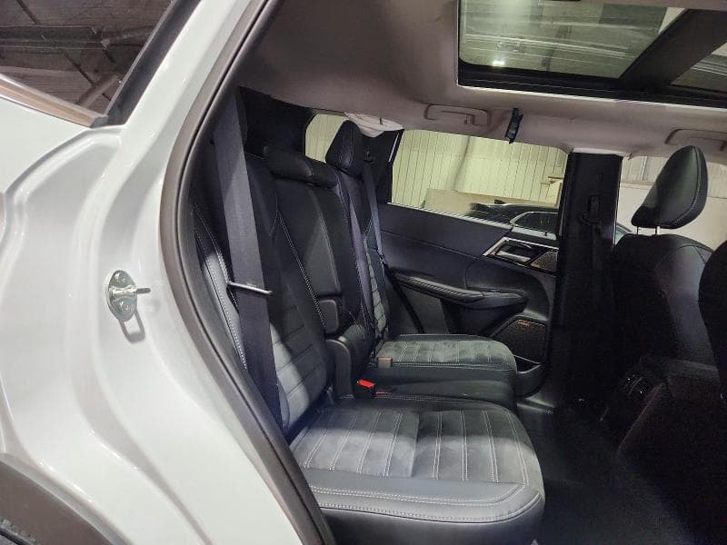 2025 MITSUBISHI OUTLANDER SE 11
