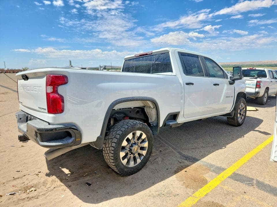2025 CHEVROLET SILVERADO K2500 CUSTOM 3