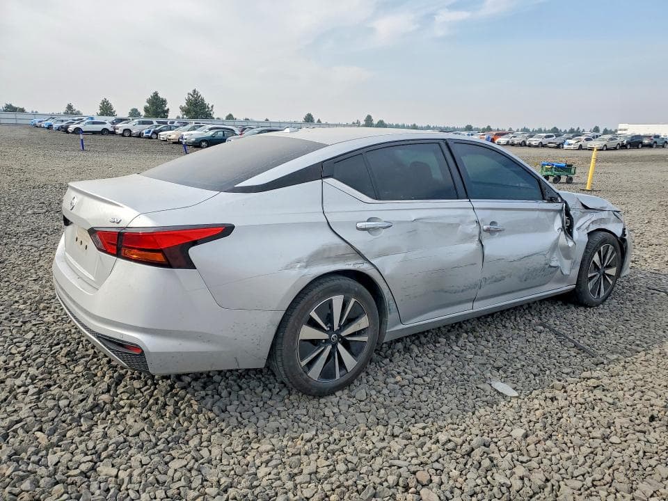 2022 NISSAN ALTIMA SV 3