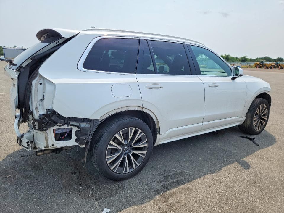 2021 VOLVO XC90 T6 MOMENTUM 3