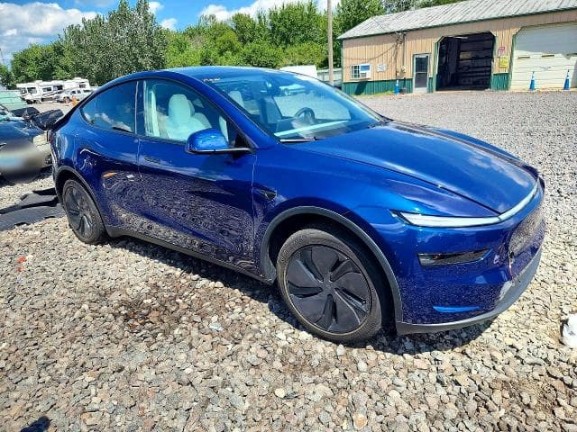 2026 TESLA MODEL Y 4