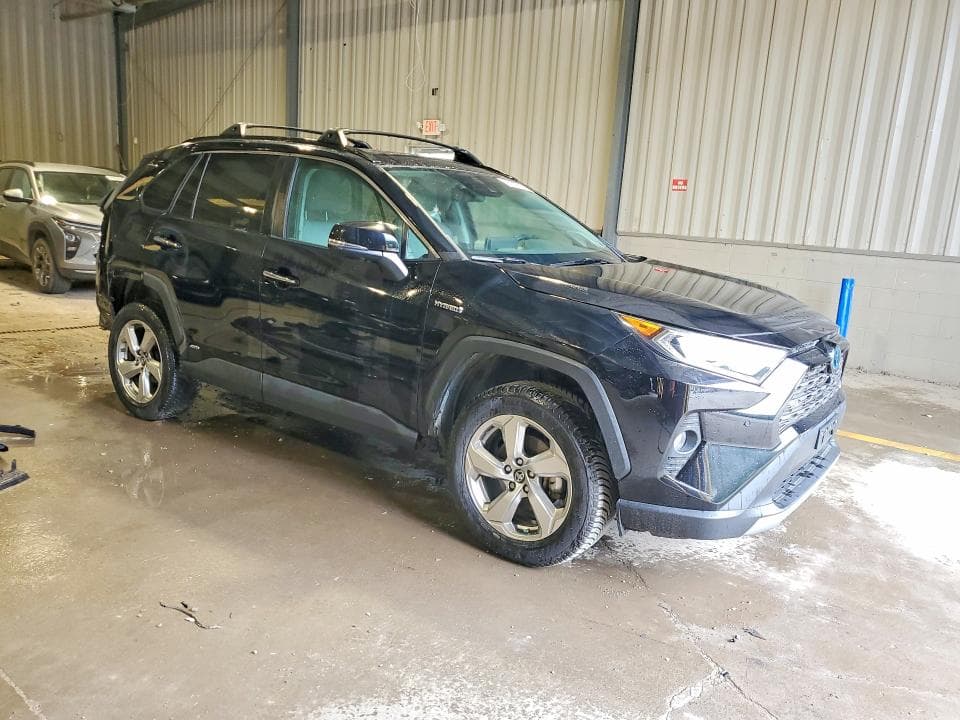 2019 TOYOTA RAV4 LIMITED 4