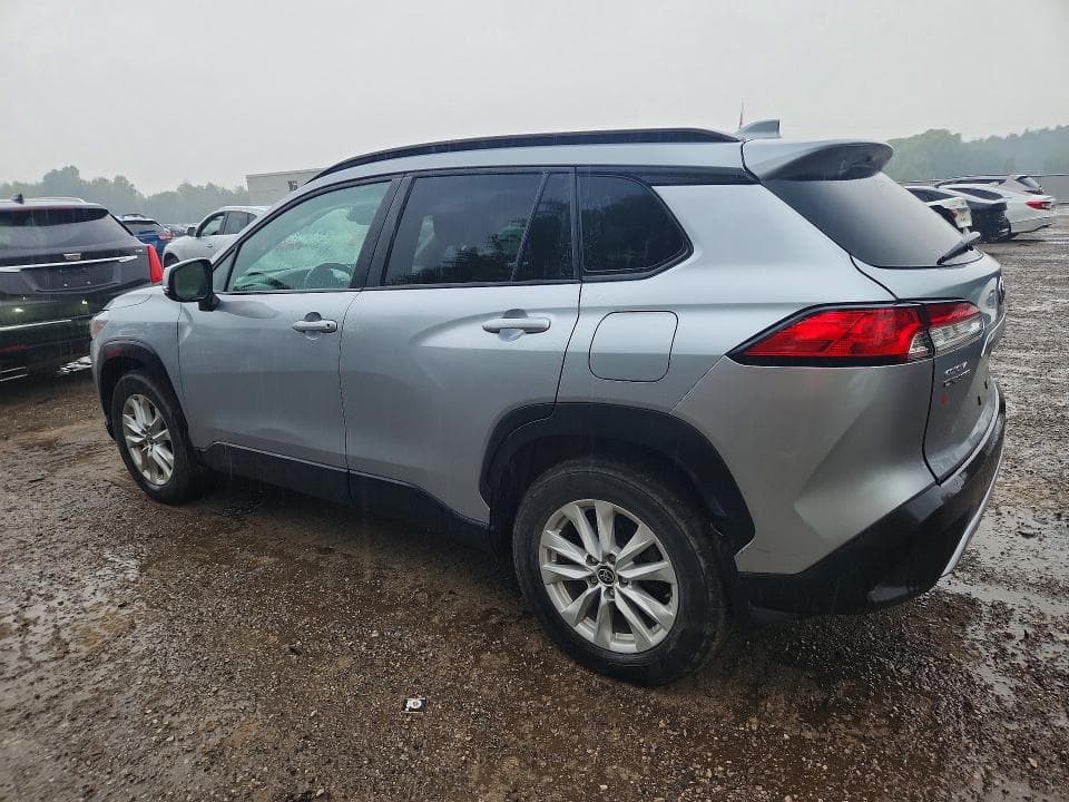 2022 TOYOTA COROLLA CROSS LE 2