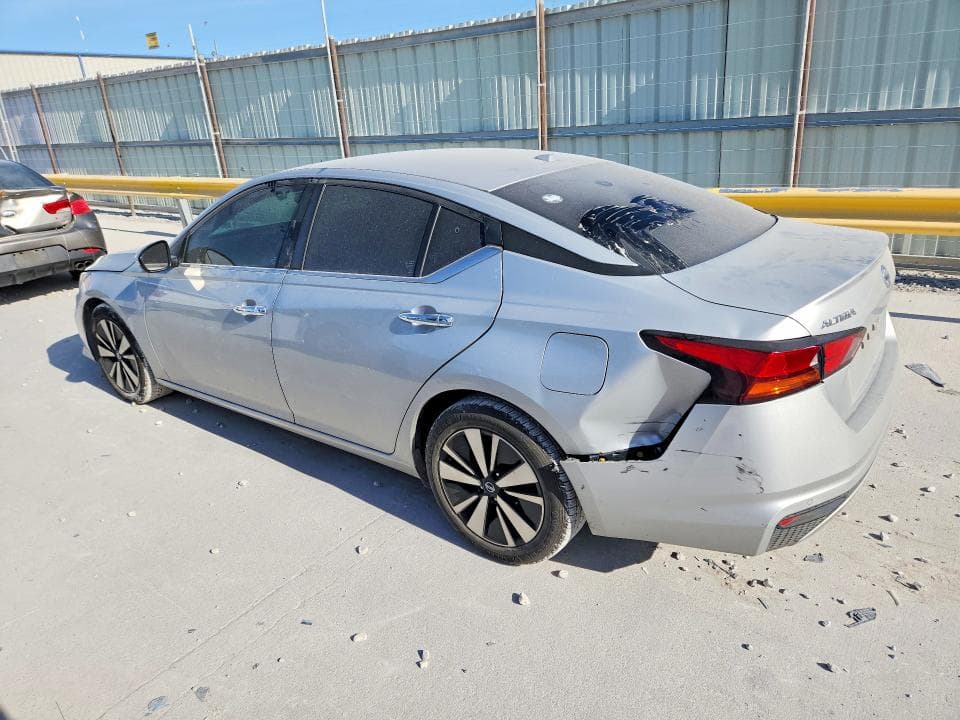 2022 NISSAN ALTIMA SV 2