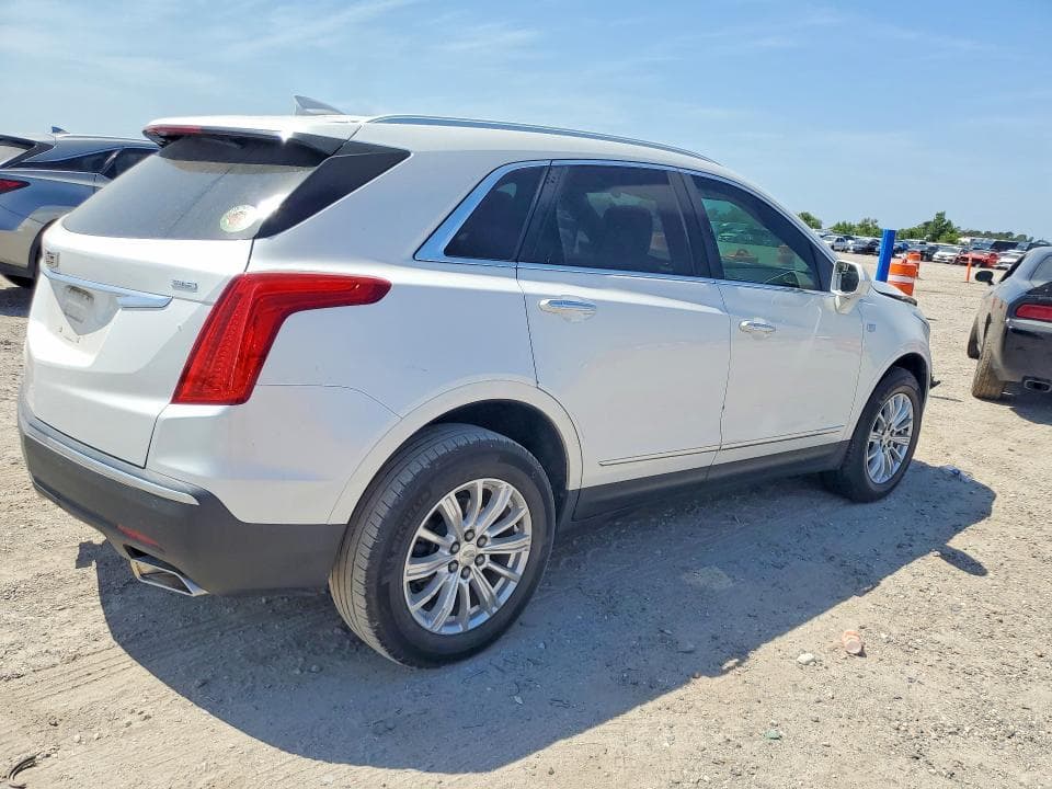 2019 CADILLAC XT5 3