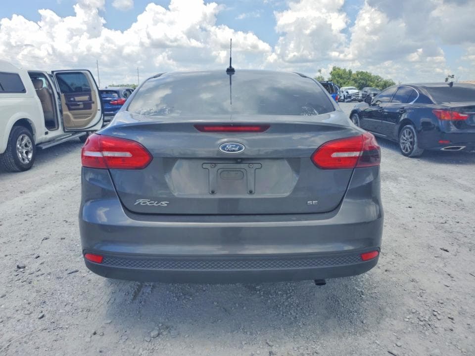 2017 FORD FOCUS SE 6