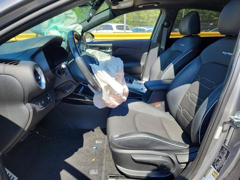 2023 KIA FORTE GT LINE 7