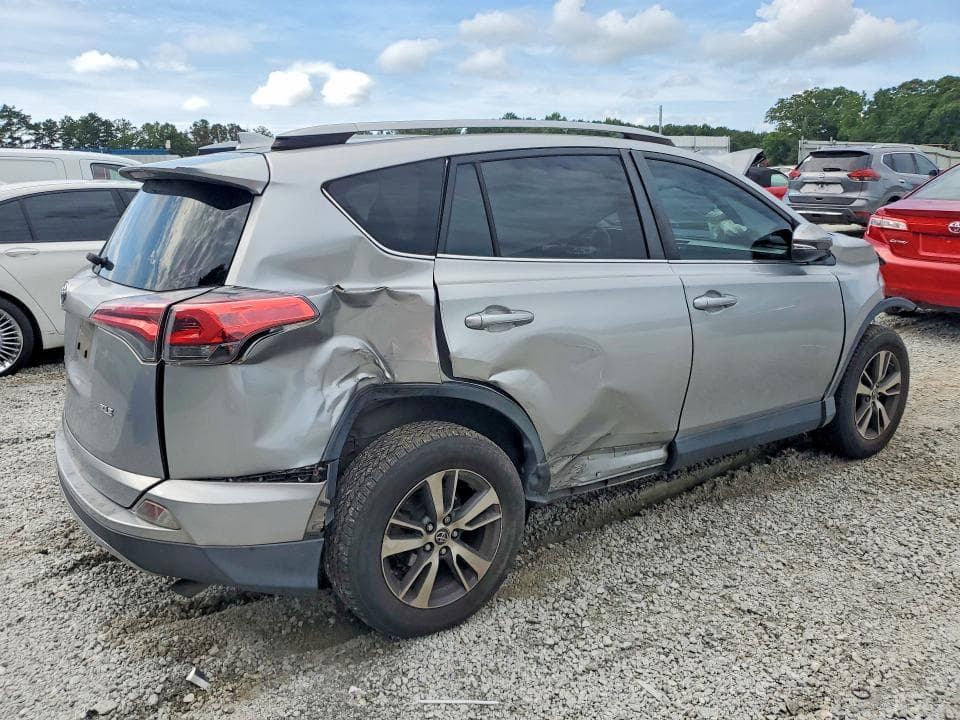2018 TOYOTA RAV4 XLE 3