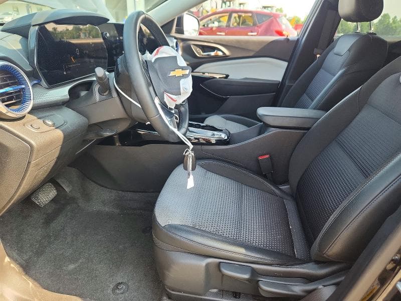 2025 CHEVROLET TRAX 1LT 7