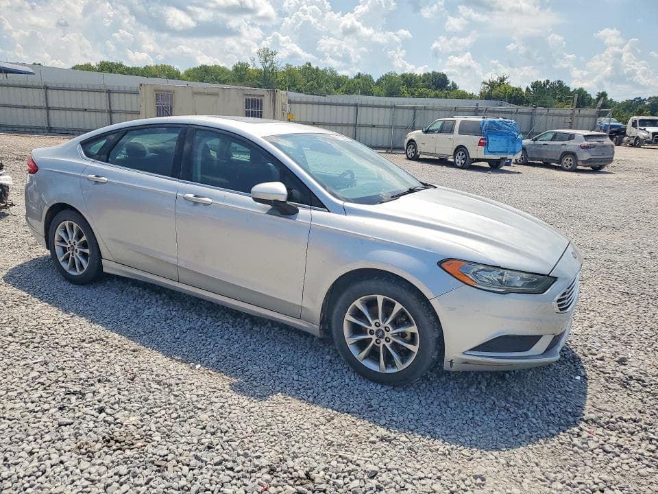 2017 FORD FUSION SE 4