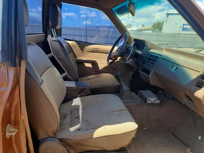 1986 MAZDA B2000 10