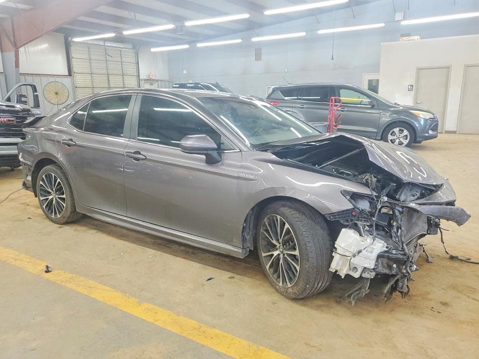 2018 TOYOTA CAMRY HYBRID SE 4