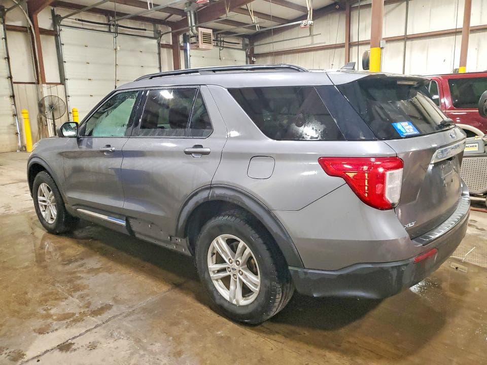 2021 FORD EXPLORER XLT 2