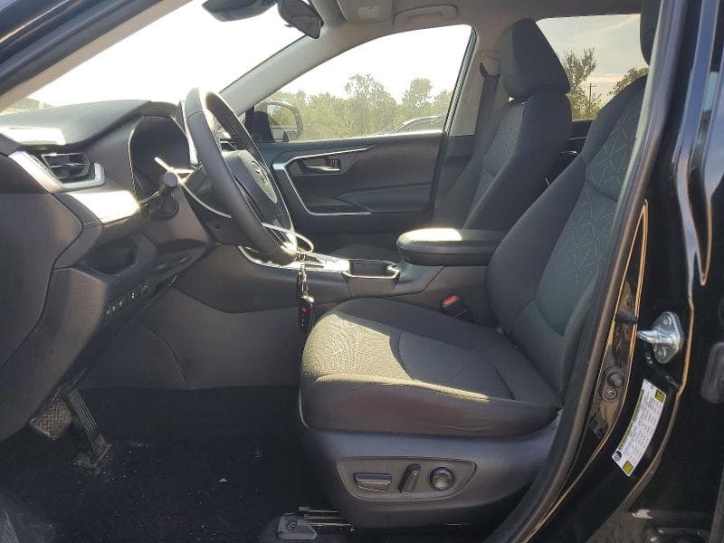 2024 TOYOTA RAV4 XLE 7