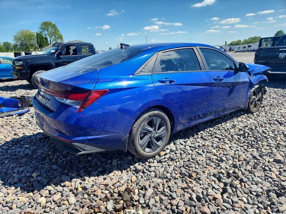 2023 HYUNDAI ELANTRA SEL 3