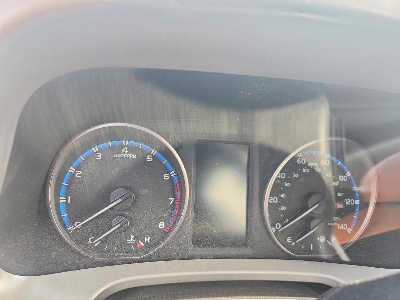 2018 TOYOTA RAV4 XLE 9