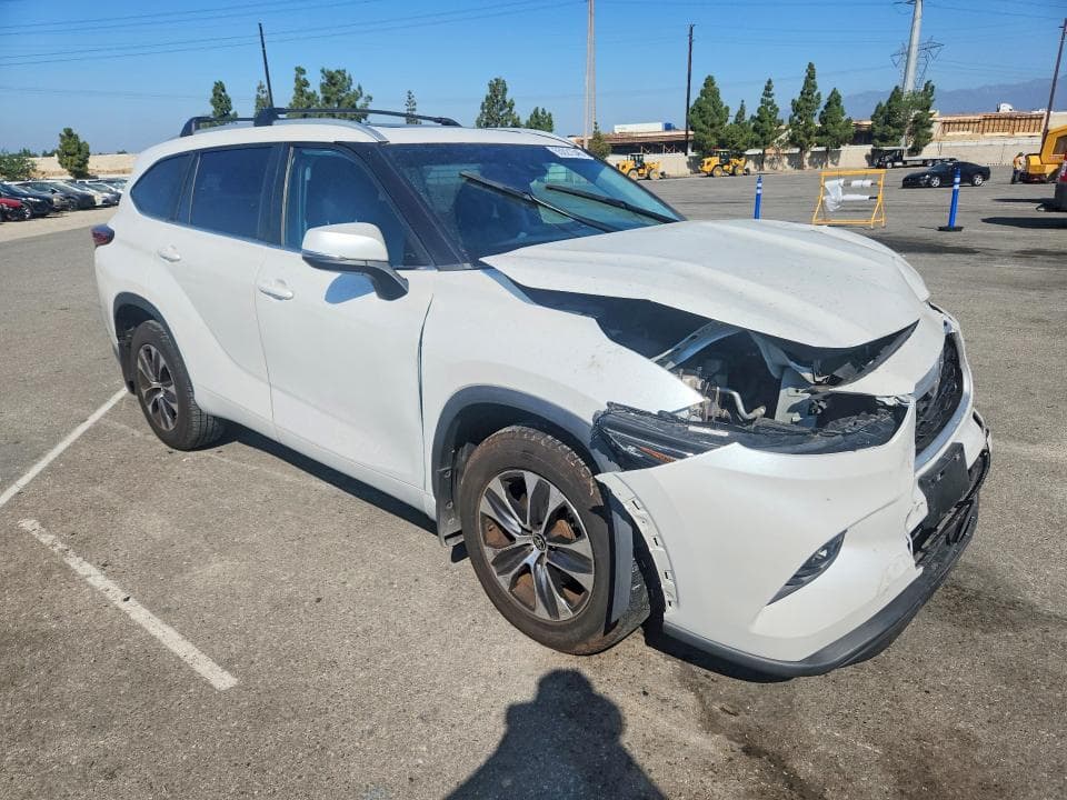 2023 TOYOTA HIGHLANDER 4