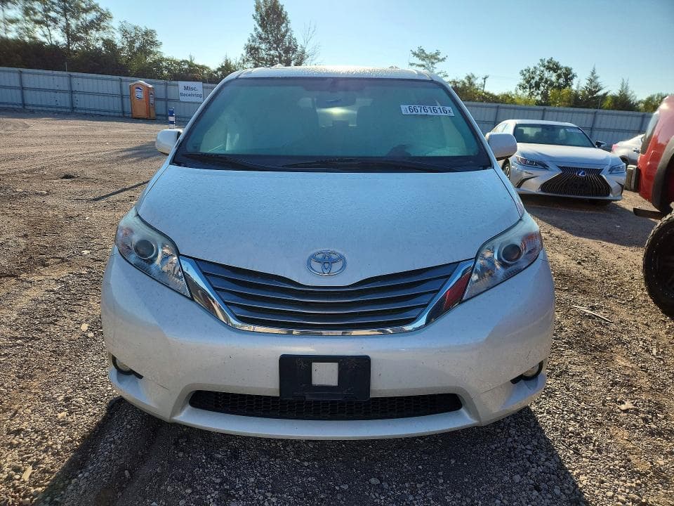 2017 TOYOTA SIENNA XLE 8-PASSENGER 5