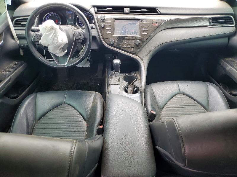 2020 TOYOTA CAMRY SE 8