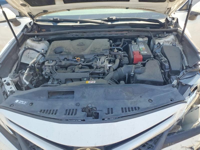 2019 TOYOTA CAMRY SE 11