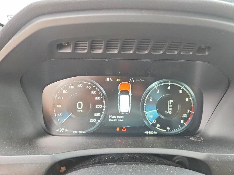 2018 VOLVO XC90 T6 9